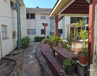 301 Avondale Street - Photo Thumbnail 3