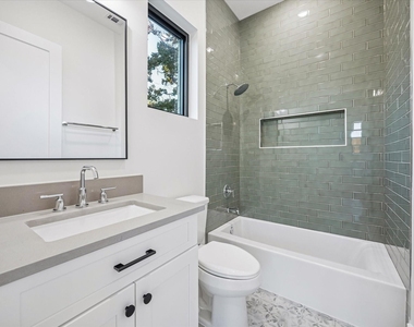 431 W 30th Street - Photo Thumbnail 26