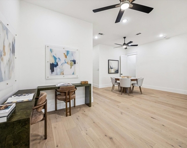 431 W 30th Street - Photo Thumbnail 20