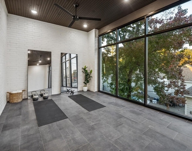 431 W 30th Street - Photo Thumbnail 19