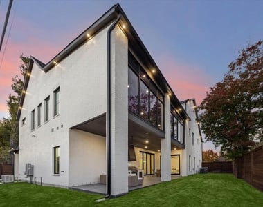 431 W 30th Street - Photo Thumbnail 30