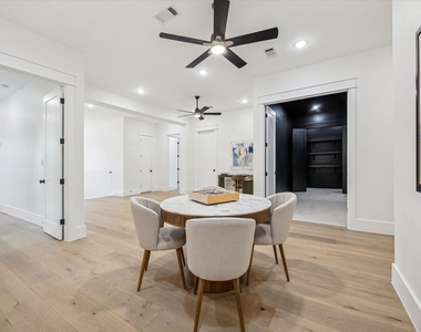 431 W 30th Street - Photo Thumbnail 21