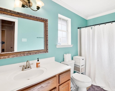 1308 Roanoke Court - Photo Thumbnail 10
