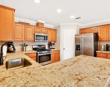1308 Roanoke Court - Photo Thumbnail 4