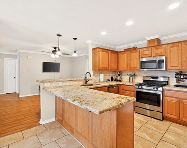 1308 Roanoke Court - Photo Thumbnail 5