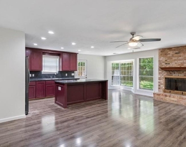 7019 Oak Bough Drive - Photo Thumbnail 5
