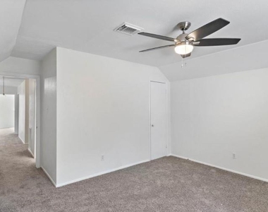 7019 Oak Bough Drive - Photo Thumbnail 4
