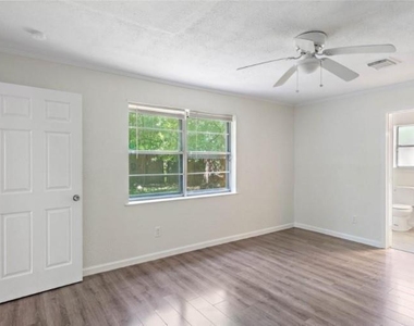 7019 Oak Bough Drive - Photo Thumbnail 6