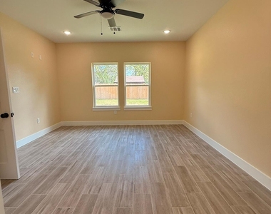 14844 Coaltown Rd - Photo Thumbnail 9