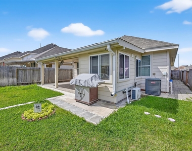 7631 Granite Terrace Lane - Photo Thumbnail 3