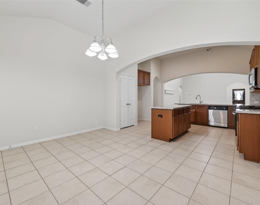 7631 Granite Terrace Lane - Photo Thumbnail 15
