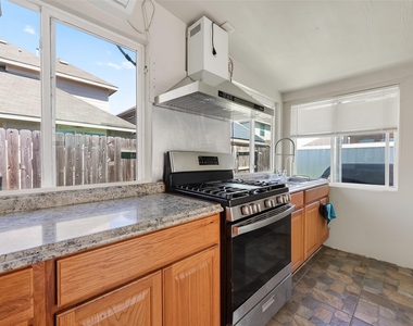 7631 Granite Terrace Lane - Photo Thumbnail 18