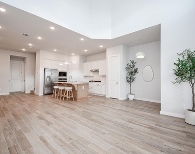 16635 Bristol Steel Lane - Photo Thumbnail 9