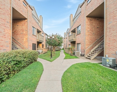 2023 Gentryside Drive - Photo Thumbnail 4
