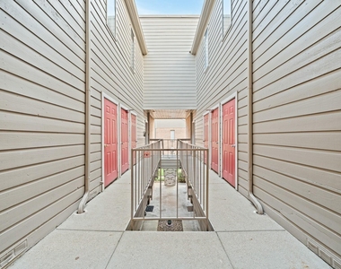 2023 Gentryside Drive - Photo Thumbnail 7
