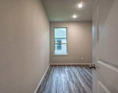 12091 Canal Street - Photo Thumbnail 13