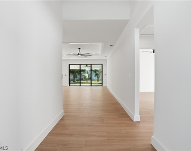 3903 15th Street Sw - Photo Thumbnail 2