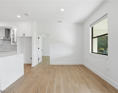 3903 15th Street Sw - Photo Thumbnail 8