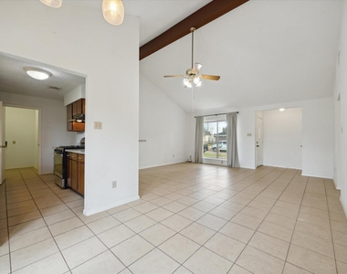 2723 N Brompton Drive - Photo Thumbnail 2