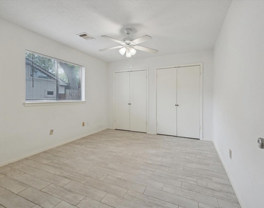2723 N Brompton Drive - Photo Thumbnail 12