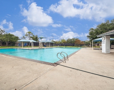 2723 N Brompton Drive - Photo Thumbnail 22