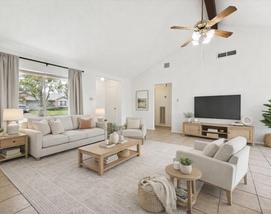 2723 N Brompton Drive - Photo Thumbnail 4