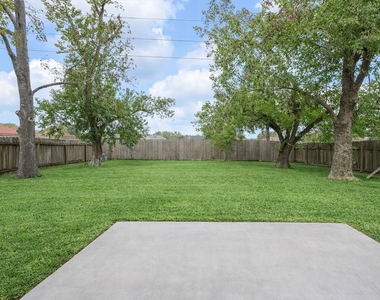 2723 N Brompton Drive - Photo Thumbnail 19