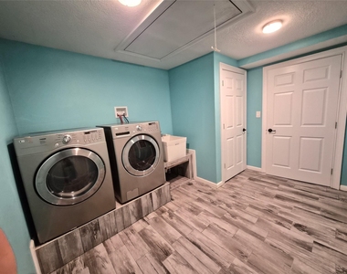 209 Florence Street - Photo Thumbnail 9