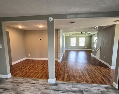 209 Florence Street - Photo Thumbnail 13