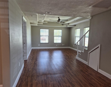 209 Florence Street - Photo Thumbnail 6