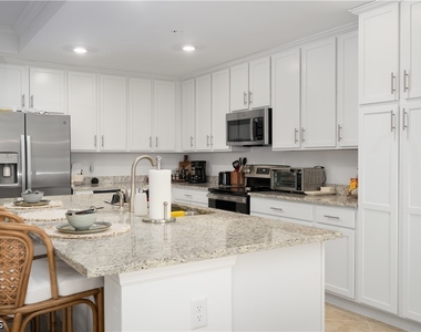 43030 Greenway Boulevard - Photo Thumbnail 10