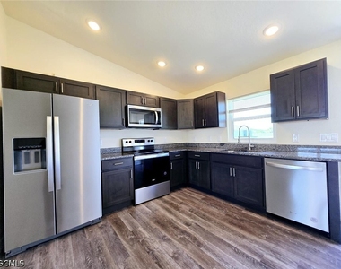 1117 Solar Court - Photo Thumbnail 6
