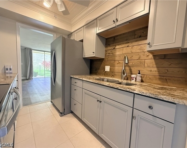 1608 Se 28th Terrace - Photo Thumbnail 4