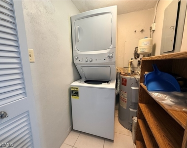1608 Se 28th Terrace - Photo Thumbnail 11