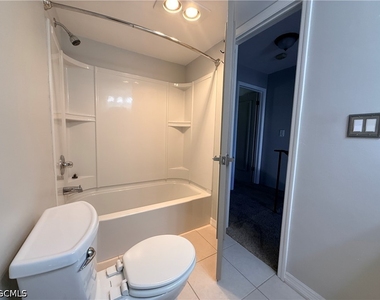 1608 Se 28th Terrace - Photo Thumbnail 21
