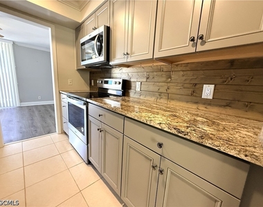 1608 Se 28th Terrace - Photo Thumbnail 5