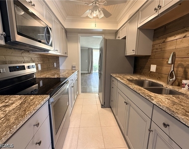 1608 Se 28th Terrace - Photo Thumbnail 3