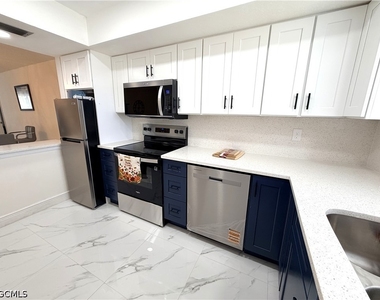 7050 Nantucket Circle - Photo Thumbnail 3