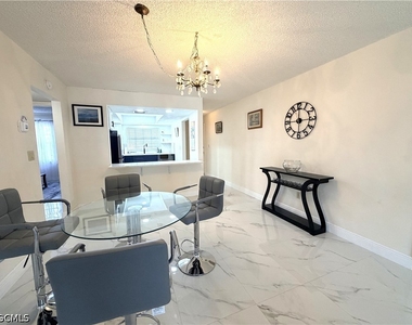 7050 Nantucket Circle - Photo Thumbnail 7