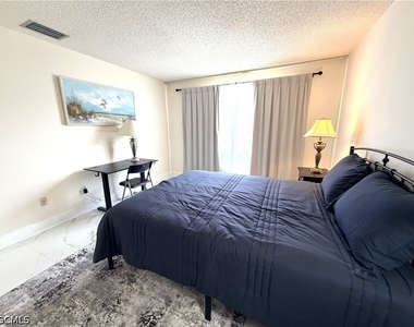 7050 Nantucket Circle - Photo Thumbnail 15