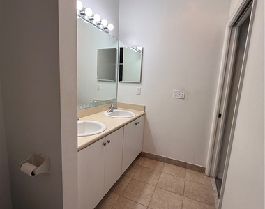 8416 Bernwood Cove Loop - Photo Thumbnail 15