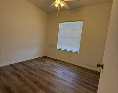 8416 Bernwood Cove Loop - Photo Thumbnail 20