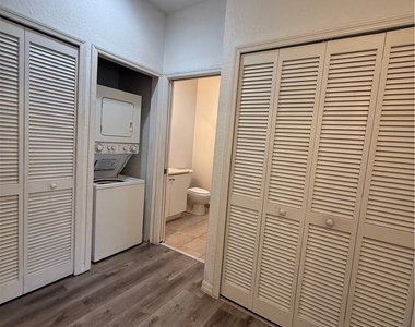 8416 Bernwood Cove Loop - Photo Thumbnail 17