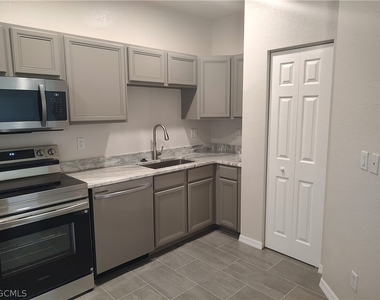 2434 Laurentina Lane - Photo Thumbnail 5