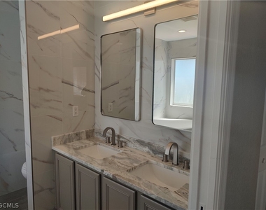 2434 Laurentina Lane - Photo Thumbnail 9