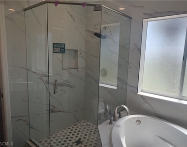 2434 Laurentina Lane - Photo Thumbnail 7