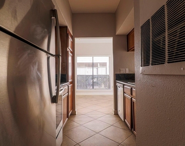 2025 Augusta Drive - Photo Thumbnail 8