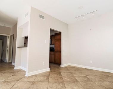 2025 Augusta Drive - Photo Thumbnail 6