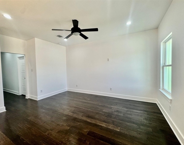 6928 Paris Street - Photo Thumbnail 2