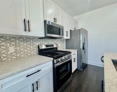 6928 Paris Street - Photo Thumbnail 5